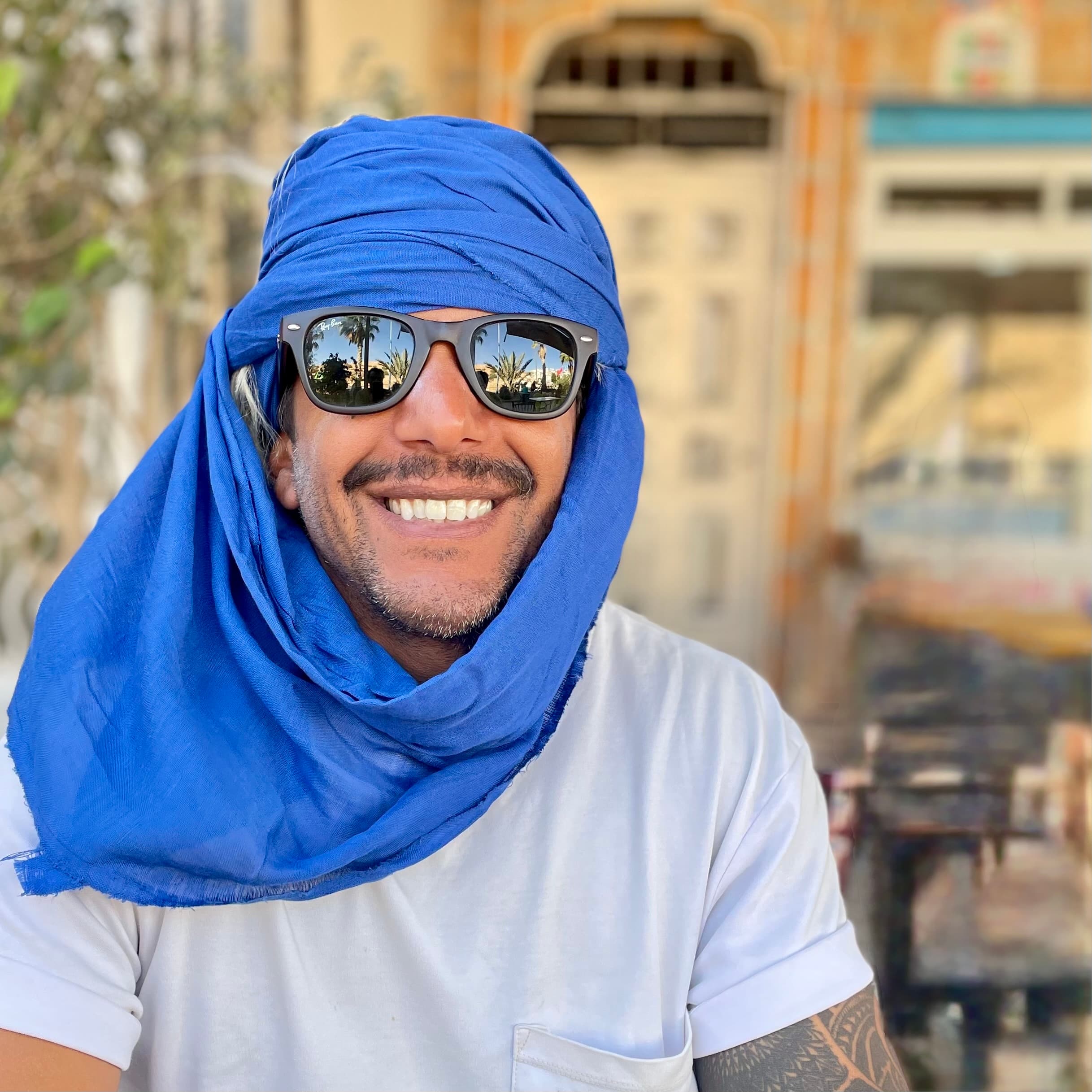 Adil Didi, the guide for African Surfer